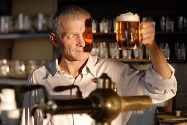 Eu Servi o Rei da Inglaterra (Jiří Menzel, 2006) por Divulgação