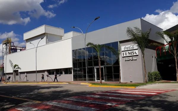 Fábrica da Coca-Cola por Reprodução
