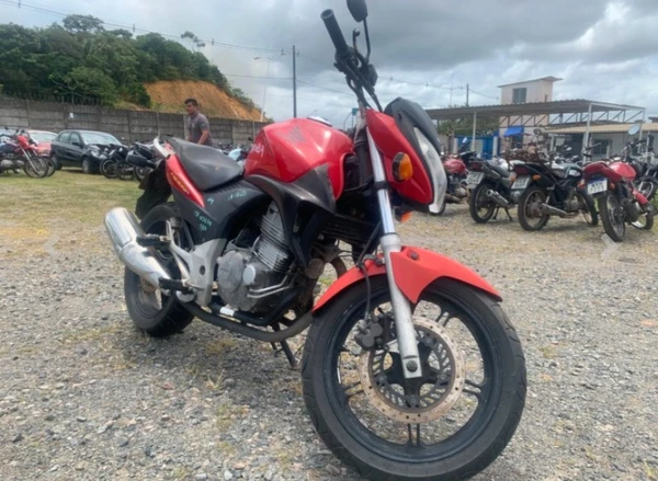HONDA/CB 300R | Lance Inicial: R$2.000,00 por Reprodução