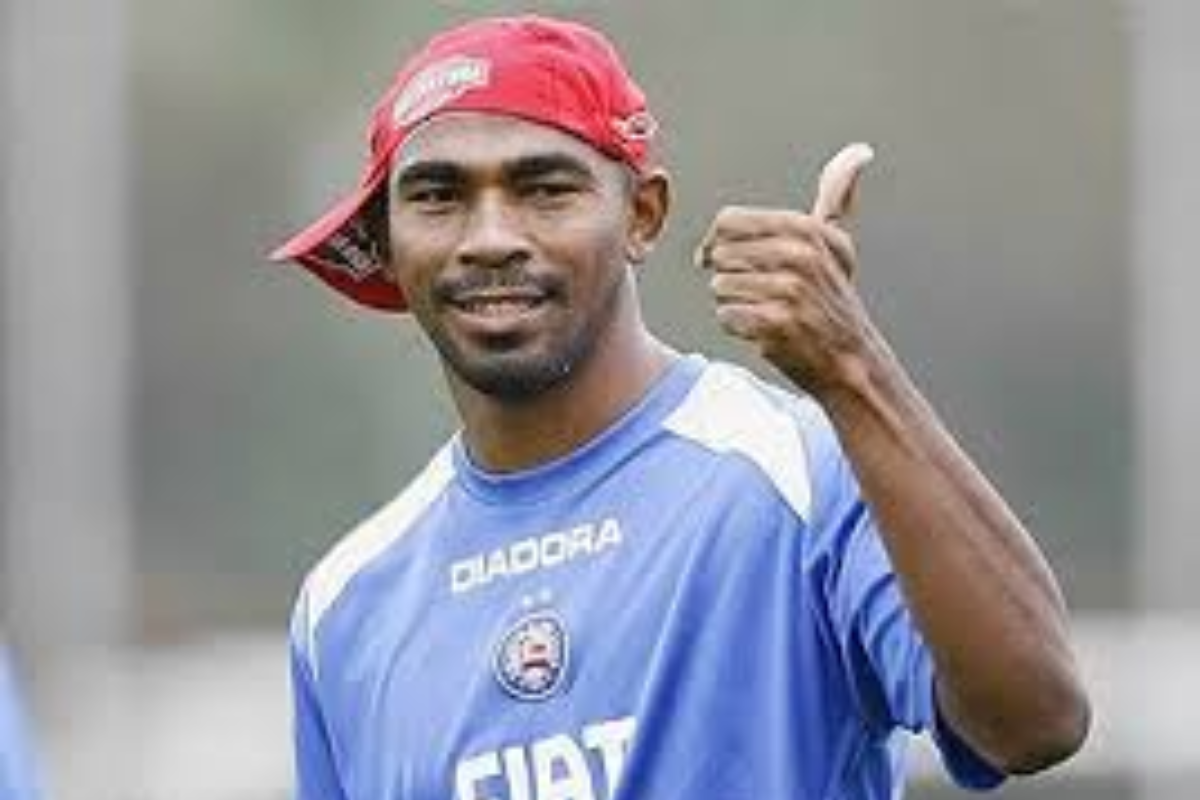 Moré marcou 2 gols  por Divulgação