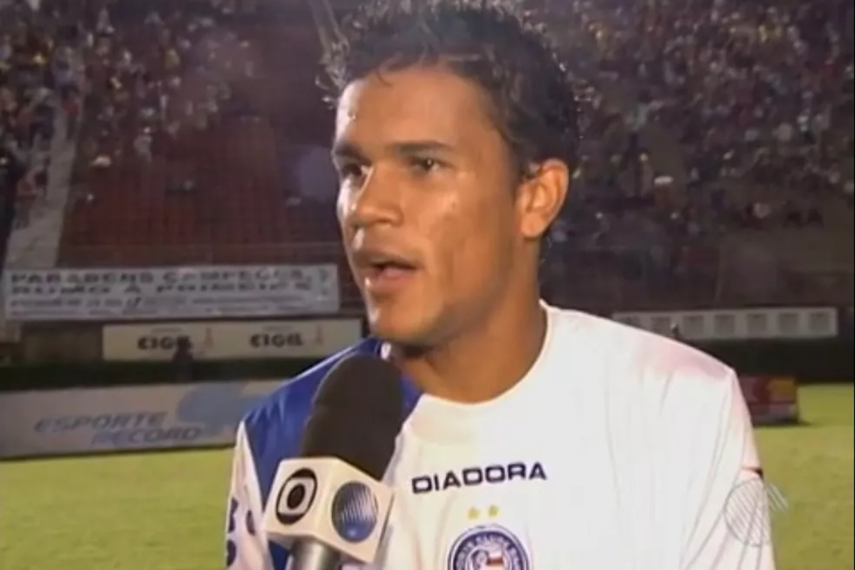 Rafael Bastos marcou 2 gols  por Reprodução