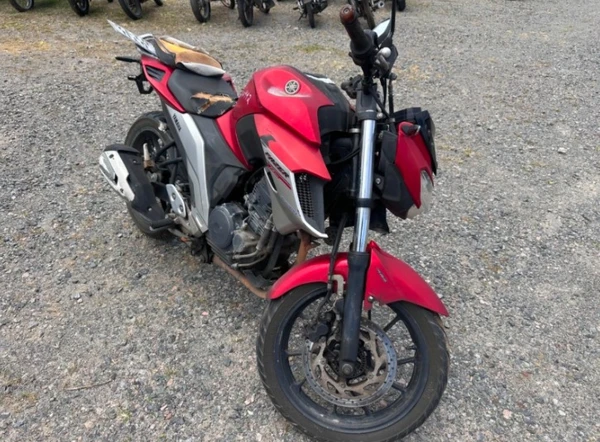 YAMAHA/FZ25 FAZER | Lance Inicial: R$4.000,00  por Reprodução