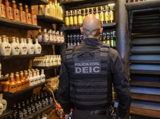 Imagem - Cravinho não vai abrir enquanto não puder vender bebida que deu nome ao famoso bar do Pelourinho