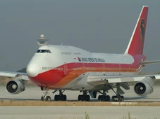 Imagem - Ator conta como conseguiu passagem aérea para África por R$ 700: ‘parecia um chevete 92’.