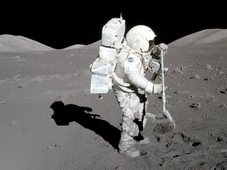 Imagem - Deixa essa zorra quieta! Nasa abre material trazido da Lua que estava lacrado há 50 anos