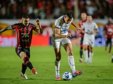 Imagem - Embalado pelo Barradão, Vitória derrota o Bahia e volta a vencer um Ba-Vi pela Série A após 11 anos