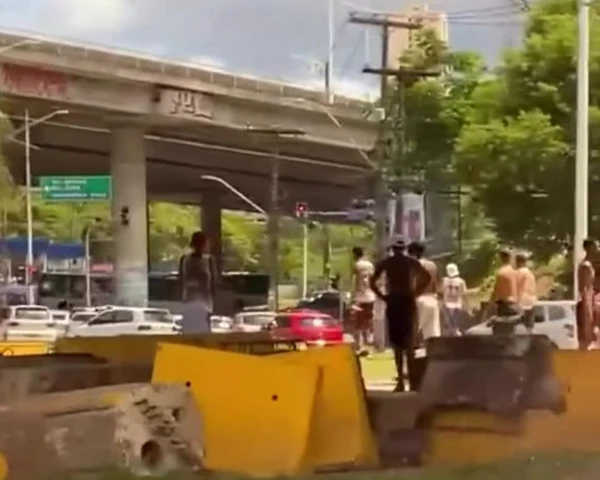Brigas de torcidas organizadas têm sido registradas em Salvador por Reprodução