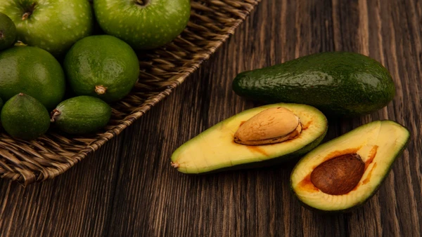 Entenda como o abacate foi de mocinho a vilão na alimentação 