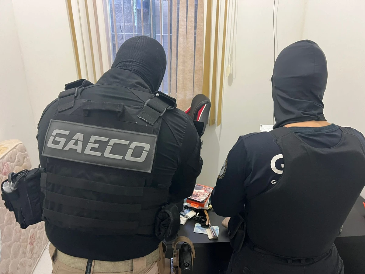 Grupo é alvo de operação por comércio de carros clonados na Bahia por Divulgação / MP-BA 