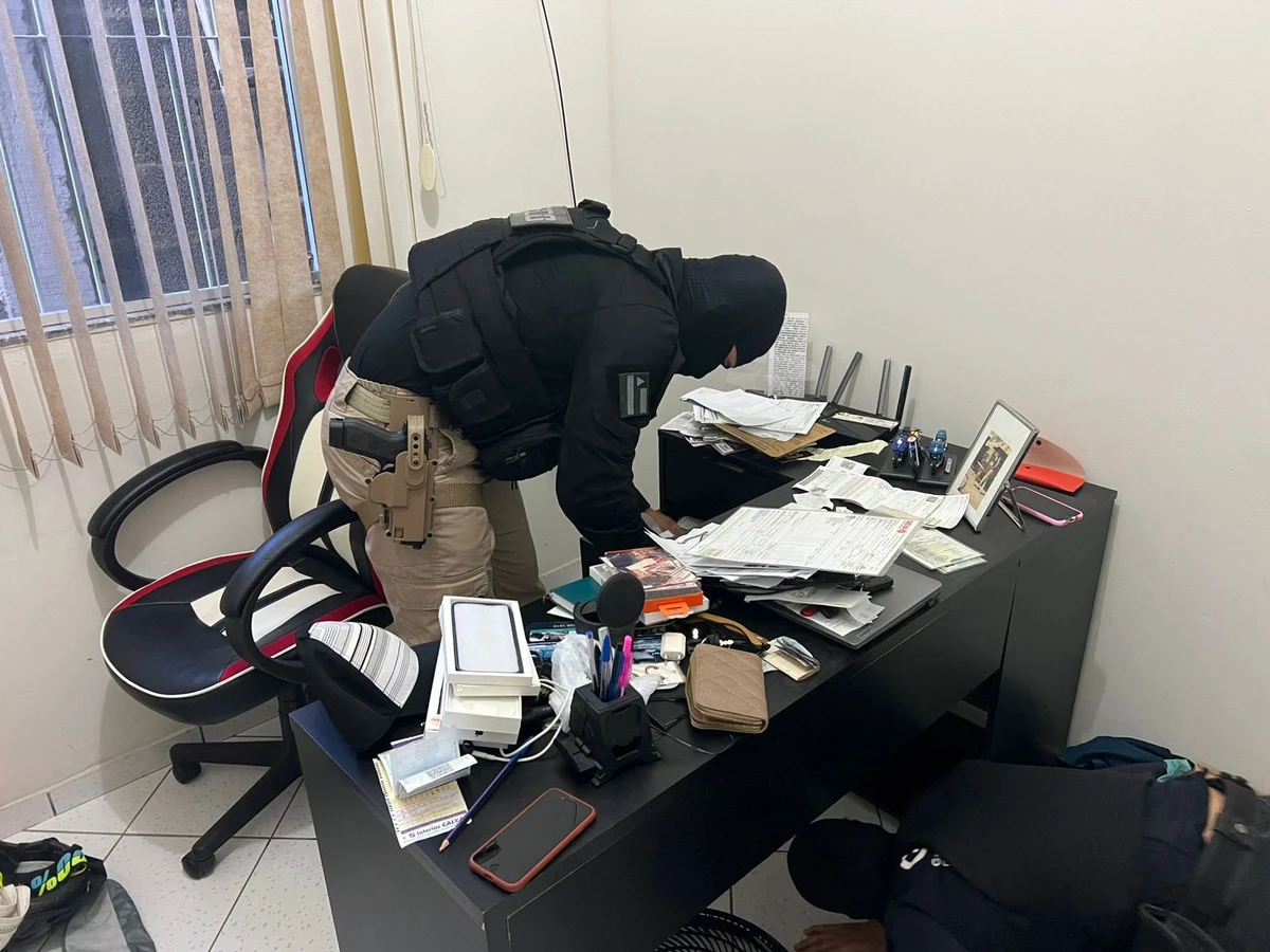 Grupo é alvo de operação por comércio de carros clonados na Bahia por Divulgação / MP-BA 