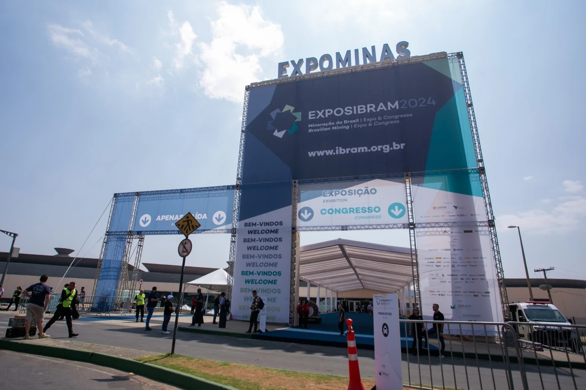 O evento oferece diferentes modalidades de participação: o acesso à feira internacional de negócios é gratuito, mediante inscrição, enquanto a participação no congresso e nos minicursos requer inscrição paga