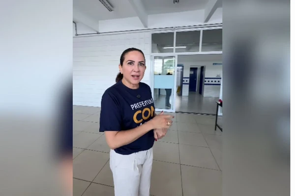 Sheila Thomas, agora ex-primeira-dama por Reprodução