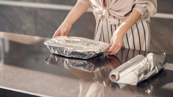 Usar papel aluminio da forma correta pode agilizar algumas tarefas do dia a dia