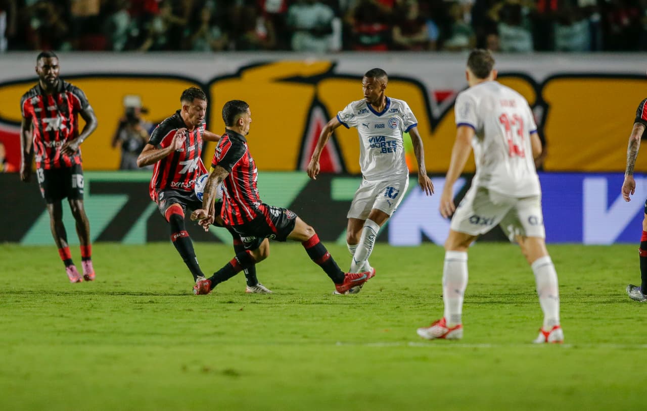 28ª rodada - Vitória x Bahia  por Arisson Marinho/CORREIO