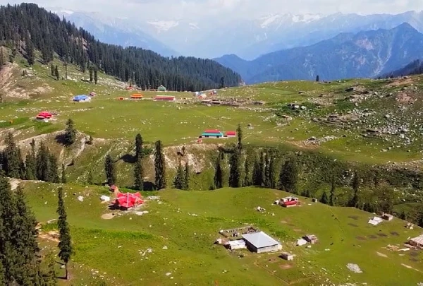  Administrativamente, a região foi dividida em vários distritos, como Kohistan Superior, Kohistan Inferior e Kolai-Palas por Reprodução/YouTube