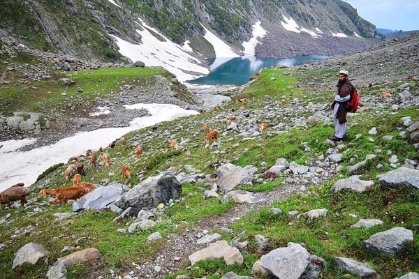  Historicamente, Kohistan era um encruzilhada entre a Ásia Central, o Sul e o Sudoeste da Ásia, e foi invadida por diversas civilizações ao longo do tempo por Reprodução/Wikimedia Commons/ Misbah ullah jan