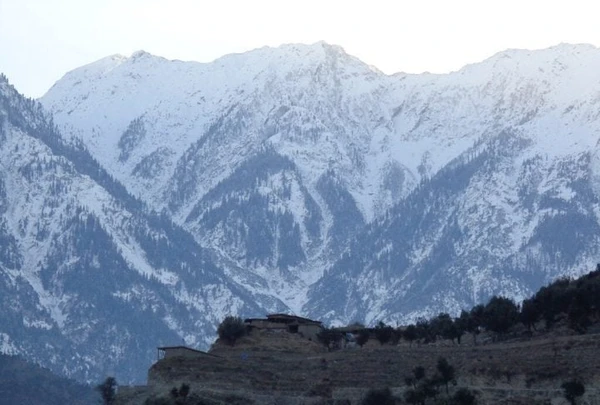  Kohistan é uma região montanhosa localizada no norte do Paquistão, conhecida por sua paisagem dramática por Reprodução/Wikimedia Commons/Sohail.awkum