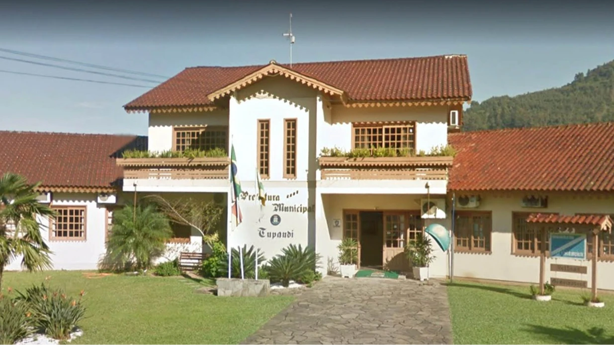 Imagem - Prefeitura abre concurso público com 30 vagas e salários de até R$ 14,7 mil