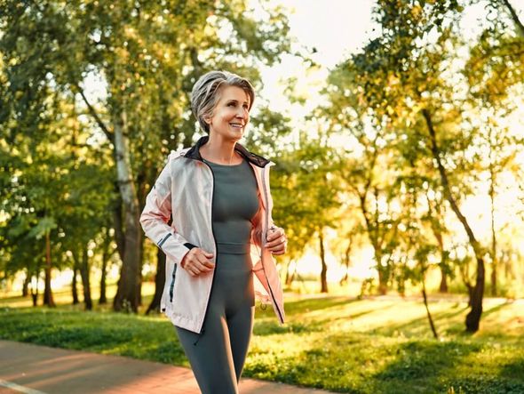 Imagem - 8 dicas para cuidar da saúde e da alimentação na menopausa