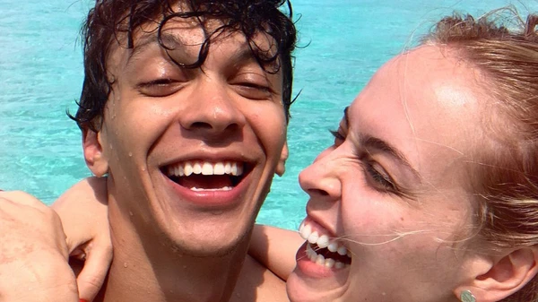 Júlio Cocielo e  Tata Estaniecki por Reprodução