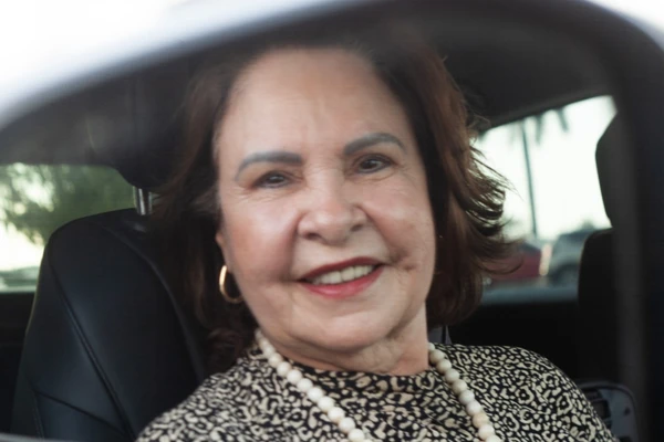 Maria Clarice também ama dirigir e pegar estrada, mas prefere veículos de quatro rodas