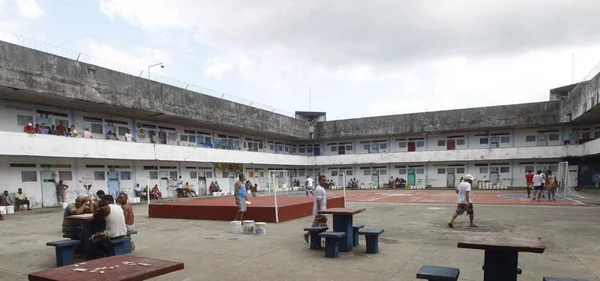 Penitenciária Lemos de Brito por Carol Garcia/GOVBA