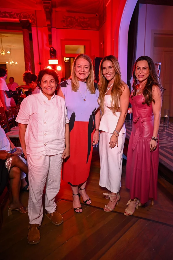Preta, Fabíola Mansur, Nay Santana e Roberta Carneiro