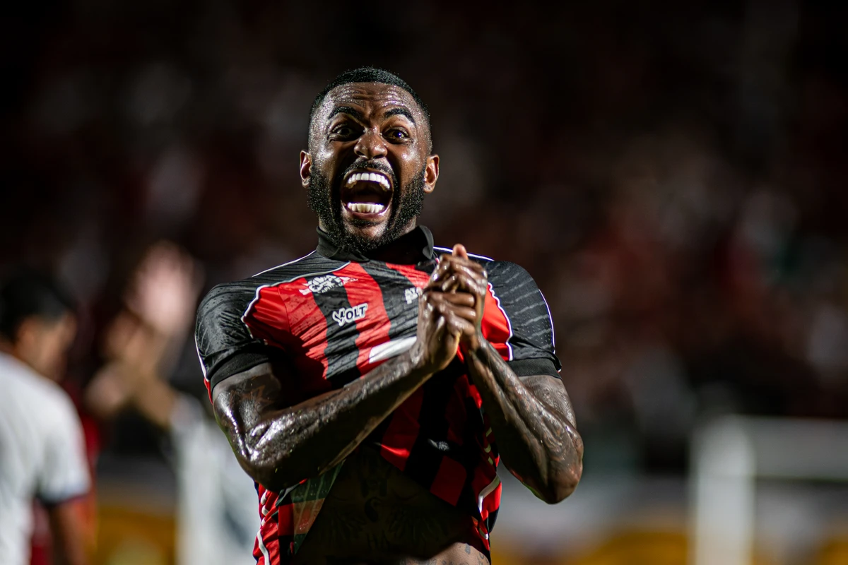 Ramon participou dos dois gols marcados pelo Vitória no Ba-Vi