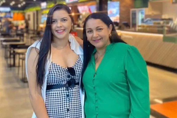 A ex-secretária de Administração de Barra da Estiva, Sirlândia de Souza Machado, e sua mãe, Marlene Medeiros de Souza, estão entre as vítimas do trágico acidente em Pernambuco