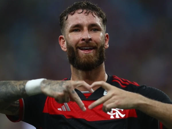 Léo Pereira por Reprodução