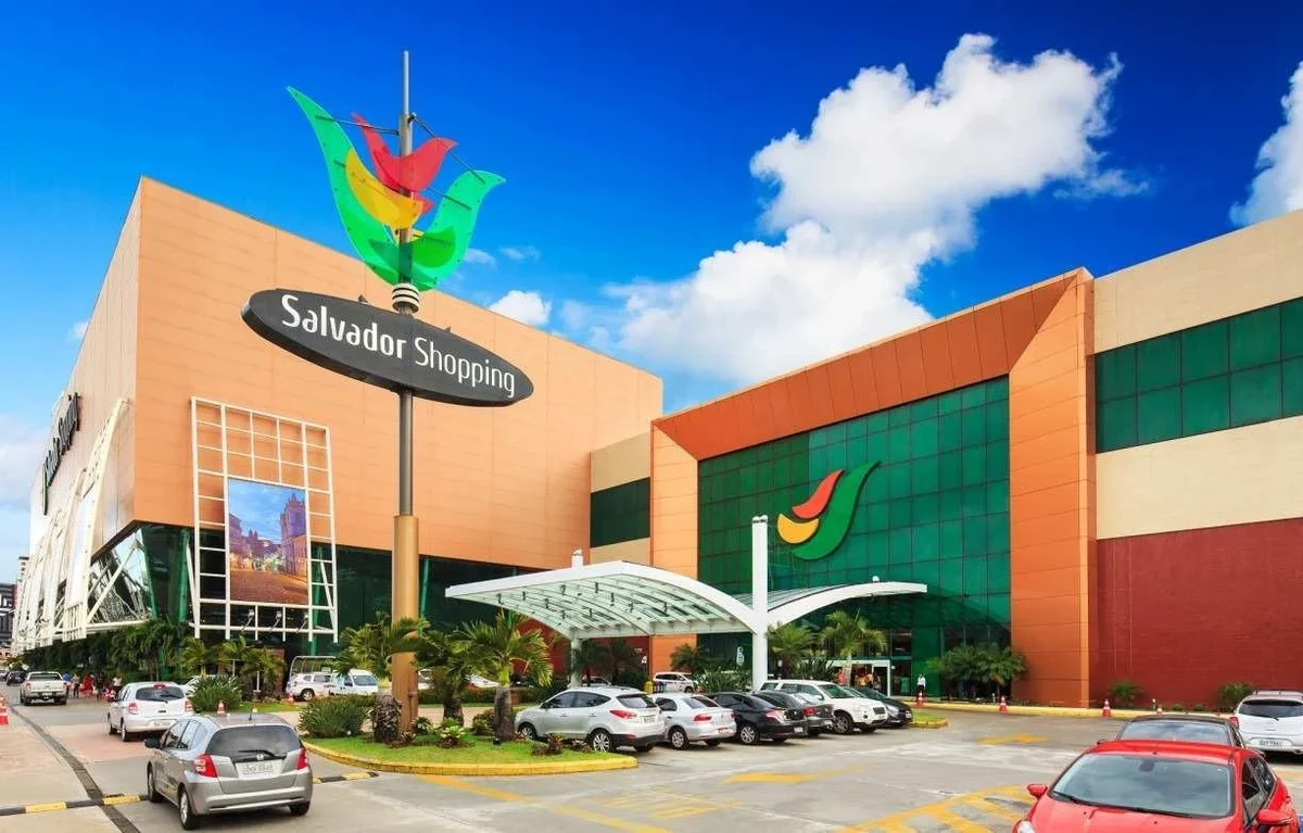 Salvador Shopping: Um dos maiores centros comerciais da cidade, reúne mais de 500 lojas e amplo espaço gastronômico na Avenida Tancredo Neves
 por Reprodução
