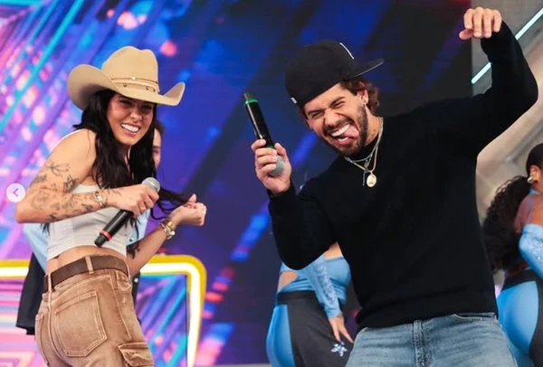 Ana Castela e Zé Felipe se beijam em rede nacional por Reprodução/Instagram
