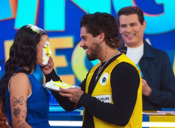 Ana Castela e Zé Felipe se beijam em rede nacional por Reprodução/Instagram