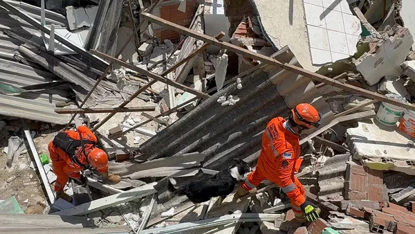 Explosão atinge oito casas e deixa dois mortos e nove feridos; cadeirante está desaparecida