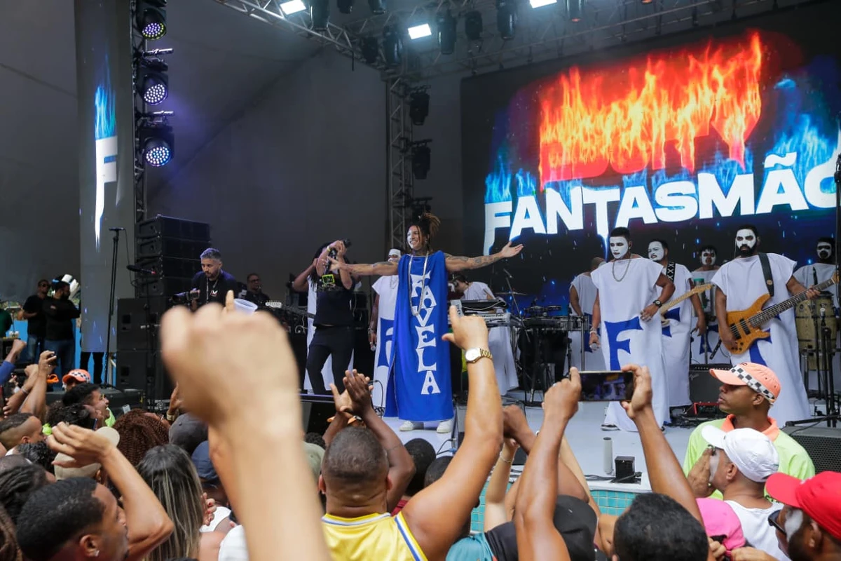 Show de retorno acumulou fãs mesmo com o tempo instável na manhã de domingo por Arisson Marinho/CORREIO