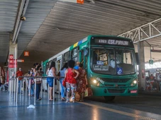 Imagem - Mulher tem quase 50% do corpo queimado após acidente em barraca em terminal de Salvador