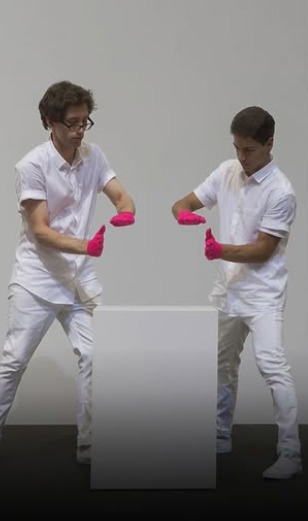 De acordo com Salvatore Garau (foto), a obra de arte existe porque é feita de "ar e espírito"  por Reprodução/Redes Sociais 