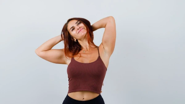 Cecê não precisa ser um tabu: veja dicas e soluções eficazes para controlar o mau odor nas axilas