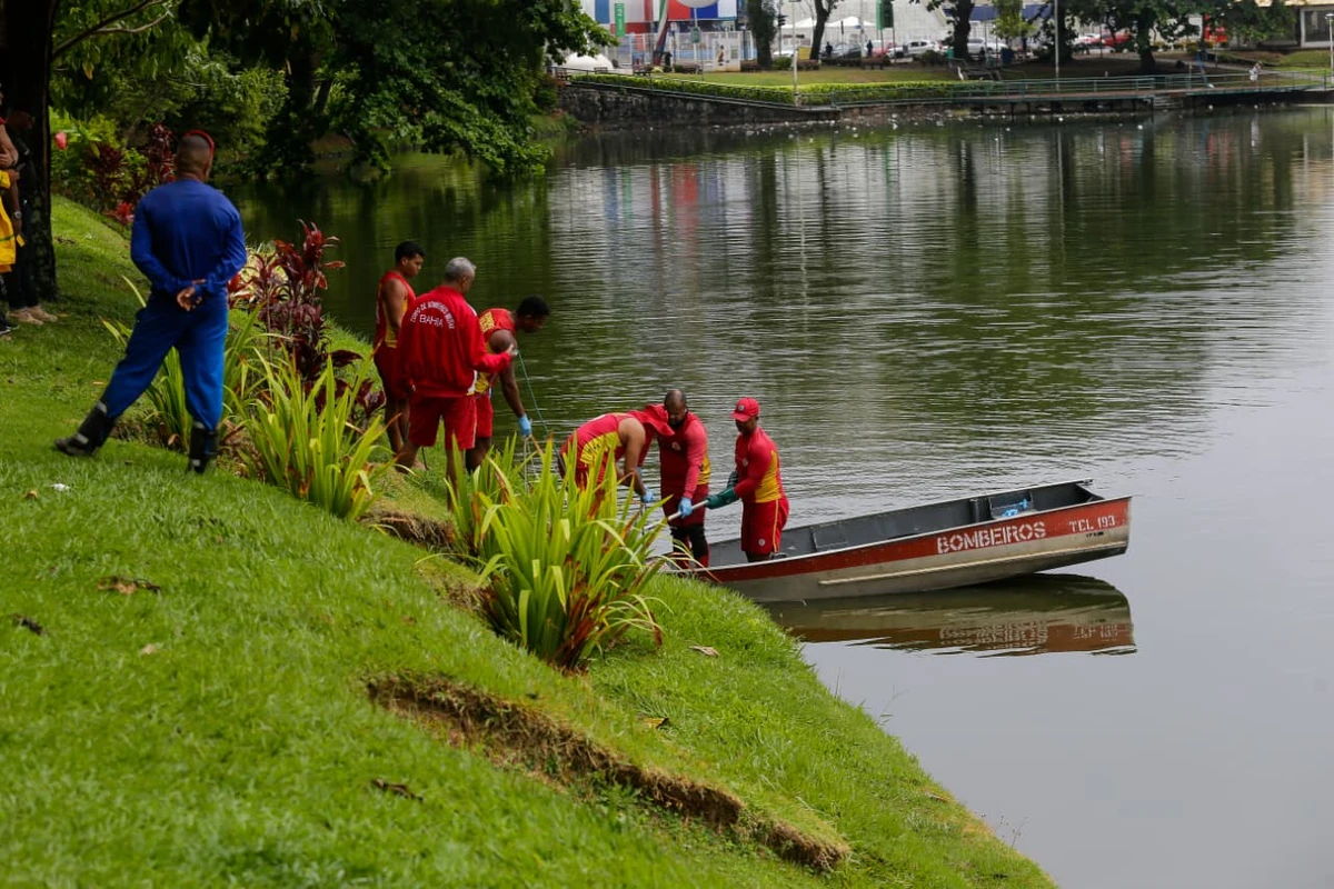 Corpo é encontrado boiando no Dique do Tororó por Arisson Marinho / CORREIO 