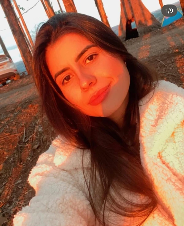 Juliane Vieira  por Reproduçao
