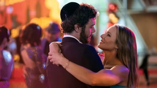 Kristen Bell e Adam Brody em 'Ninguém Quer'  por Divulgação