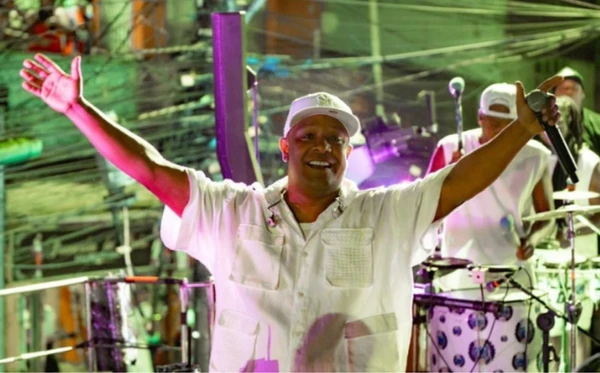 Márcio Victor comanda Arrastão do MV e leva paz e alegria às ruas de Salvador