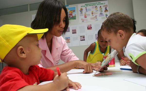 O objetivo é qualificar os profissionais da linha de frente da atenção básica para o diagnóstico precoce do câncer infantojuvenil e o aprimoramento dos cuidados paliativos
