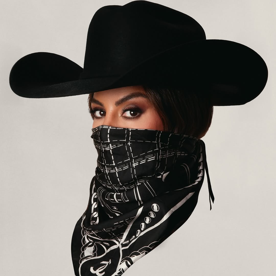 Alinne Rosa por Reprodução/Instagram