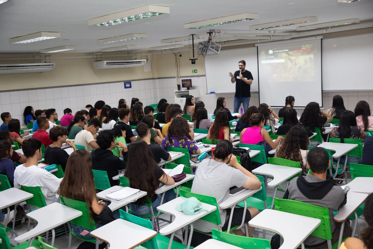 Assuntos em destaque no cotidiano podem inspirar perguntas por Divulgação Bernoulli Educação