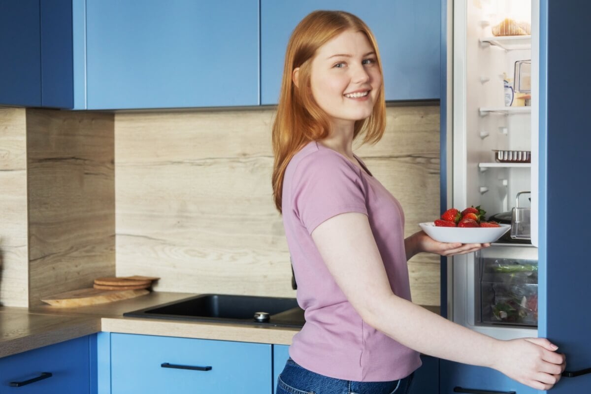 Saber onde e como guardar cada tipo de fruta é fundamental para mantê-las frescas por mais tempo (Imagem: Maya Kruchankova | Shutterstock) 