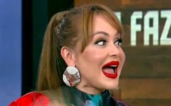Gaby Spanic em entrevista após ser expulsa de 'A Fazenda 17'