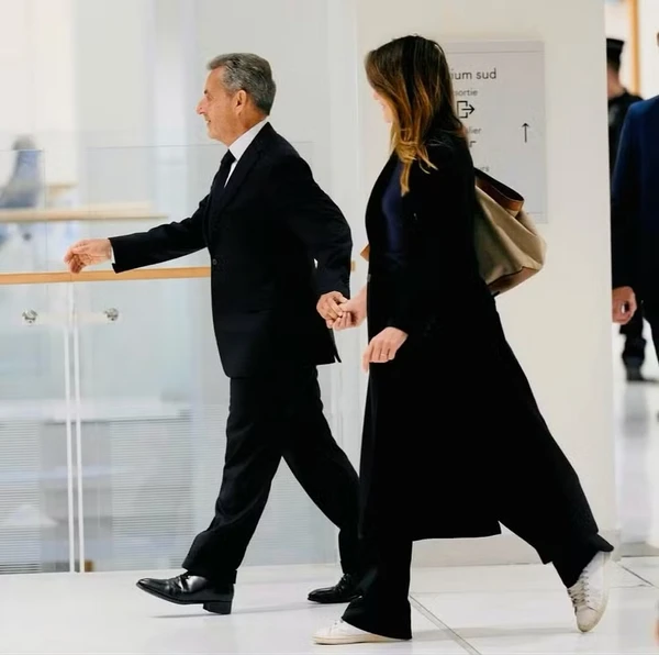 Nicolas Sarkozy e Carla Bruni por Reprodução/Instagram