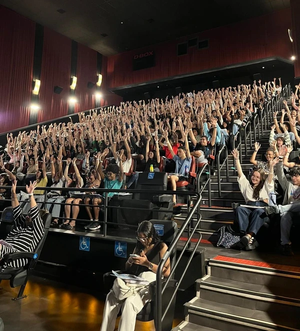 O programa traz uma programação completa, com o Cine Aulão, Simulado Enem, Teste Vocacional e webséries nas redes sociais com dicas de professores e estudantes.