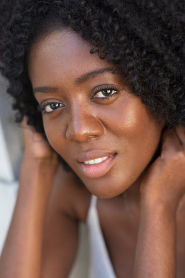 Bases para pele negra deve ser por Reprodução | Freepik